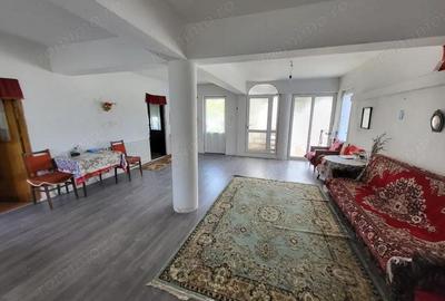 Vanzare casa situata in Targu Jiu, strada George Co?buc - 9