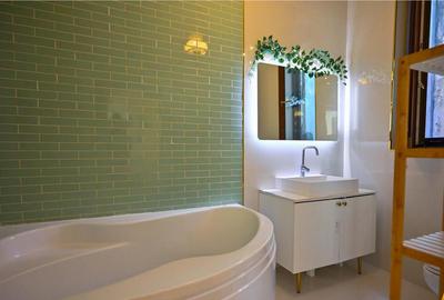 FILM! Eleganta si confort, in cetatea istorica a Brasovului, - 13