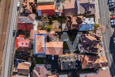 Corp de casa in inima statiunii Sinaia, pe bld. Republicii. - 4