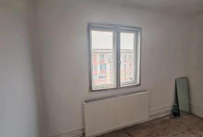 Rapsodiei, 2 camere nedecomandat, etaj 4,plus uscatorie ,ocupabil,pret 42.000 euro - 3