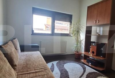 Apartament de Vanzare cu 3 Camere, Suprafata Generoasa si Parcare, Sanpetru - 12
