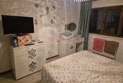 Casă individuală cu 4 camere cu Canalizare în 1 Decembrie - 8