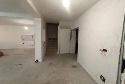 Casă cu 4 camere în Central - 2