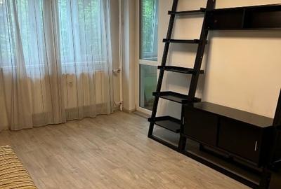 Apartament cu 3 camere semidecomandat, mobilat în Dristor - 2