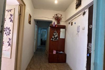 Apartament cu 3 camere decomandat în Păcii - 2