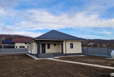 Casă cu 7 camere cu Teren 930 Mp în Drăganu - 4