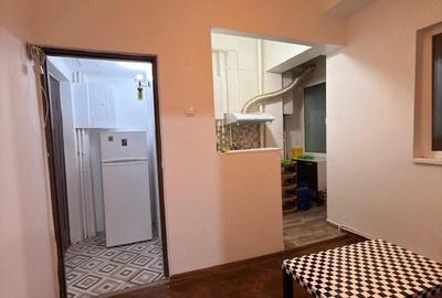 Apartament cu 2 camere decomandat, mobilat în P-ța Unirii