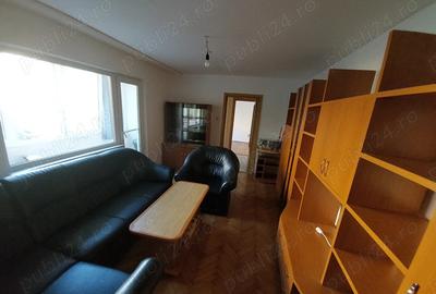 Vand apartament cu 3 camere in Govandari ,confort 1,etaj 1, bloc cu 4 etaje. Cerificat energetic B - 3