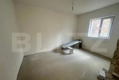 Apartament cu 3 camere semidecomandat în Decebal