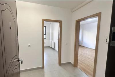 Apartament cu 2 camere decomandat în Tractorul - 7