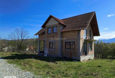 Casă cu 5 camere cu Teren 295 Mp în Central - 12