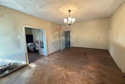 Teren 1060 mp si Casa Strada Luica Sector 4 Teren 1060 mp si Casa Strada Luica Sector 4 - 12