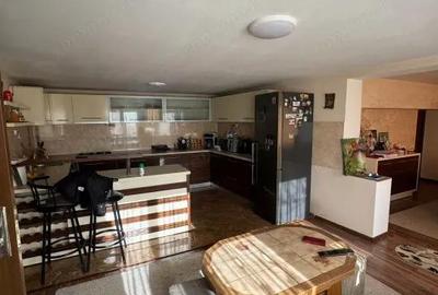 Casă cu 8 camere cu Teren 380 Mp în Central - 4