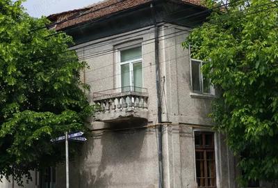 Casă cu 8 camere cu Teren 415 Mp în Drăgășani - 6