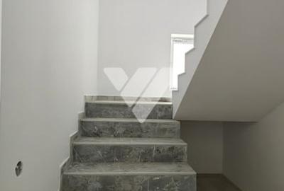 Duplex cu 5 camere cu Canalizare în Central - 9