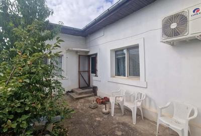 Casa 5 camere + Beci + Garaj 2 masini + Curte fata + Curte spate - Teren pe colt - 10