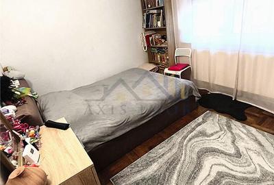 Apartament cu 3 camere semidecomandat în Micro 3 - 12