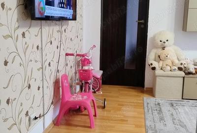 Apartament cu 3 camere semidecomandat în Central - 1