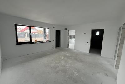 Casă individuală cu 3 camere cu Canalizare în Valu lui Traian - 2