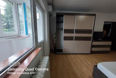 Garsonieră decomandată în Decebal - 7