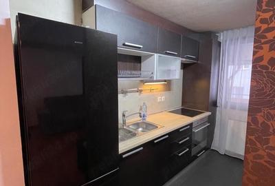 Apartament cu 3 camere decomandat în Andrei Mureșanu