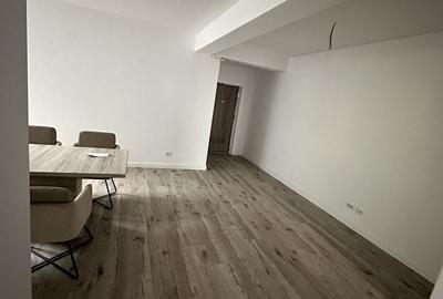 Apartament cu 3 camere decomandat în Central - 1