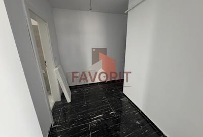 Decomandat.  Spatiu depozitare . Loc de parcare inclus - 4