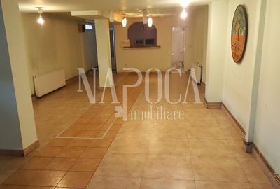 Casă individuală cu 5 camere cu Canalizare în Central