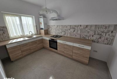 Casă cu 3 camere în Central - 2