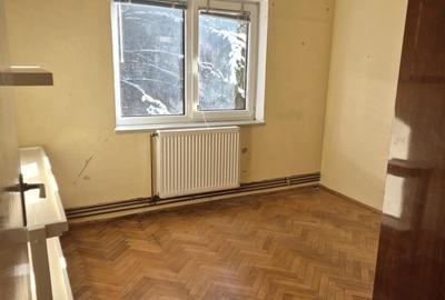 Apart.4 cam.,centr. proprie , zona B.Rosu , et.2 - 6