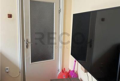 Apartament cu 3 camere semidecomandat în Nufărul - 1