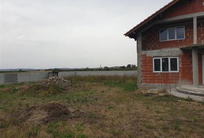 Casă cu 5 camere cu Teren 900 Mp în Tileagd - 2