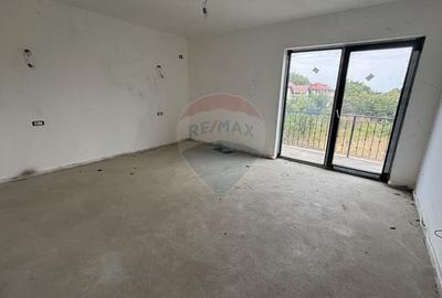 Casă cu 8 camere cu Teren 520 Mp în Săftica - 10