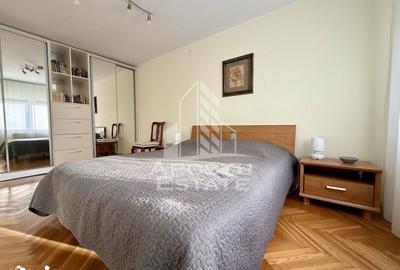 Apartament cu 4 camere decomandat, mobilat în Girocului