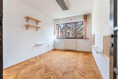 Casă cu 7 camere cu Teren 700 Mp în Grigorescu - 9