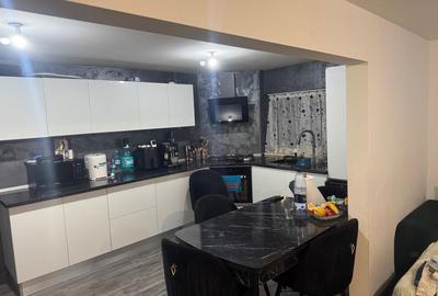 Apartament cu 4 camere în Central - 1