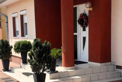 Casă cu 4 camere în Central - 2