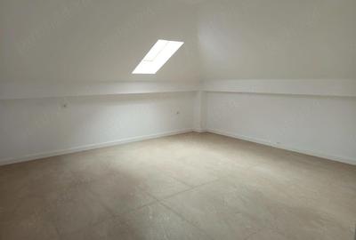 Spațiu comercial, de 180 mp, în Central - 4