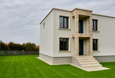 Duplex cu 4 camere cu Canalizare în Dealuri Oradea - 1