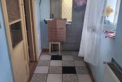 Casă cu 3 camere cu Teren 180 Mp în Central - 1