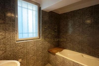 Vanzare - 3 camere  Str. Pasului - colt cu Armeneasca - 29