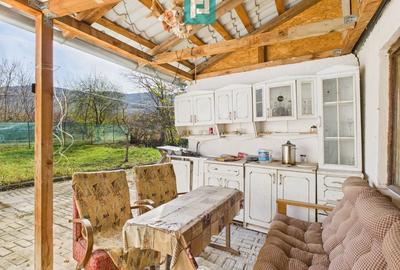 Casuță cu priveliște panoramică spre Cetatea Șiria - 4