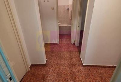 Apartament cu 3 camere de vanzare in Campina - Zona Liceul Energetic - 4
