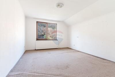 Casă cu 7 camere cu Teren 700 Mp în Grigorescu - 13