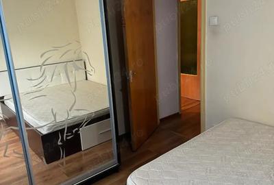 Apartament cu 3 camere decomandat în Tineretului