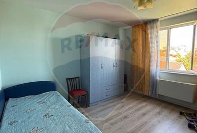 Casa / Vila cu 9 camere de vanzare in zona 1 Mai - 10