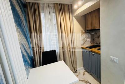 Apartament 2 camere • Semidecomandat • Parter • 340 €/lună - 2