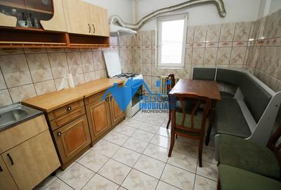 Ultracentral, 3 camere, decomandat, etaj 3 - 3