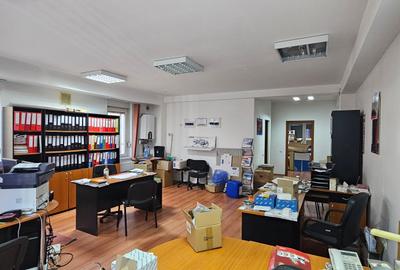 Vand apartament de 3 camere situat pe strada Luptei,intr-un bloc din 2006,parter - 5