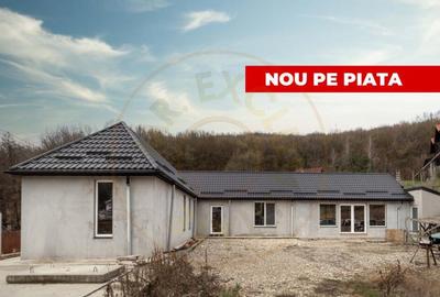 Casa moderna cu 5 camere intr-o zona lini?tita de deal - 2